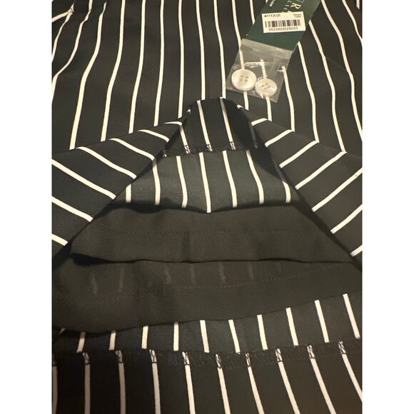 Ralph Lauren Women's Shorts Silky Black With White Striped Shorts Sz 8 - Picture 8 of 9